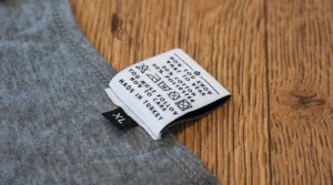 Wie wäscht man ein bedrucktes T-Shirt?