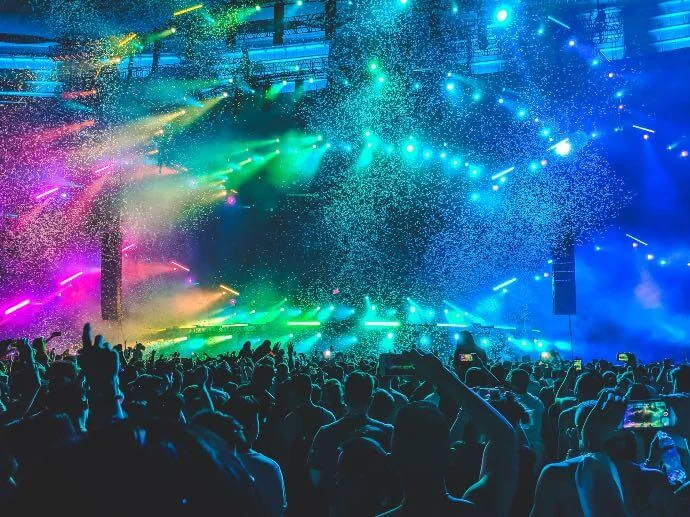 Individuell gestaltete, doppelseitige T-Shirts für Festivals und Konzerte