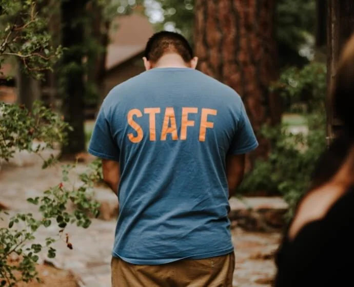 T-Shirt mit beidseitigem Druck für Mitarbeiter