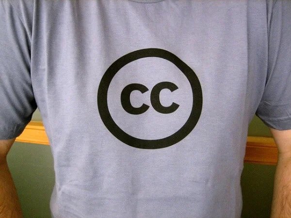 T-shirts avec logo personnalisé : Guide pour une impression claire, lisible et efficace
