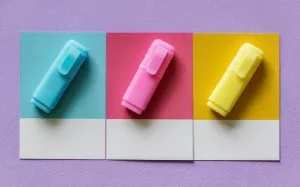 Surligneurs spéciaux : ces 3 vont vous surprendre