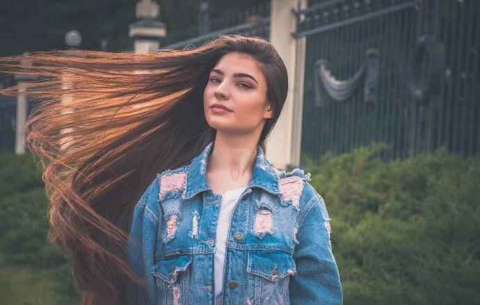 Personalizzare una giacca di jeans potrebbe rivelarsi una pessima idea, ecco perché.