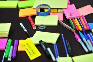Gadget Aziendale? 3 motivi per valutare i set da scrivania colorati personalizzati